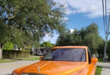 Sepa cómo un padre le fabricó a su hijo un Rolls Royce de madera y funcionando. Vea el video