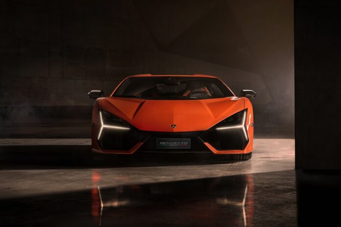 LamborghiniRevuelto26.jpg