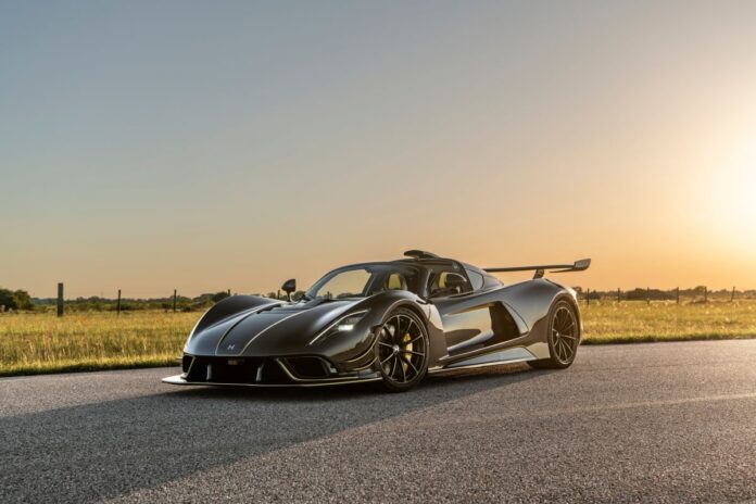 Hennessey_Venom_F5_Revolution_Roadster.jpg