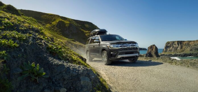 2023-Ford-Expedition-Platinum_Dark-Matter_01.jpg