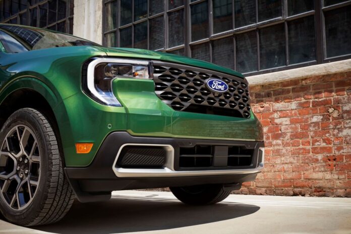 2025-ford-maverick-lariat_03-4096x2736-1.jpg