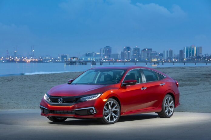 2019-Honda-Civic-Sedan-Touring-001.jpg